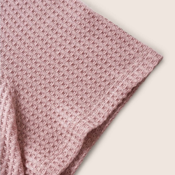 Bloomchic Plain Waffle Knit V Neck T-Shirt - Picture 6 of 7